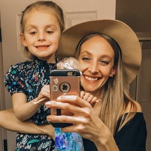 Meet your Posher, Alia